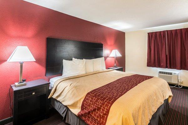 Red Roof Inn & Suites Pensacola-Nas Corry Beach Haven Zewnętrze zdjęcie