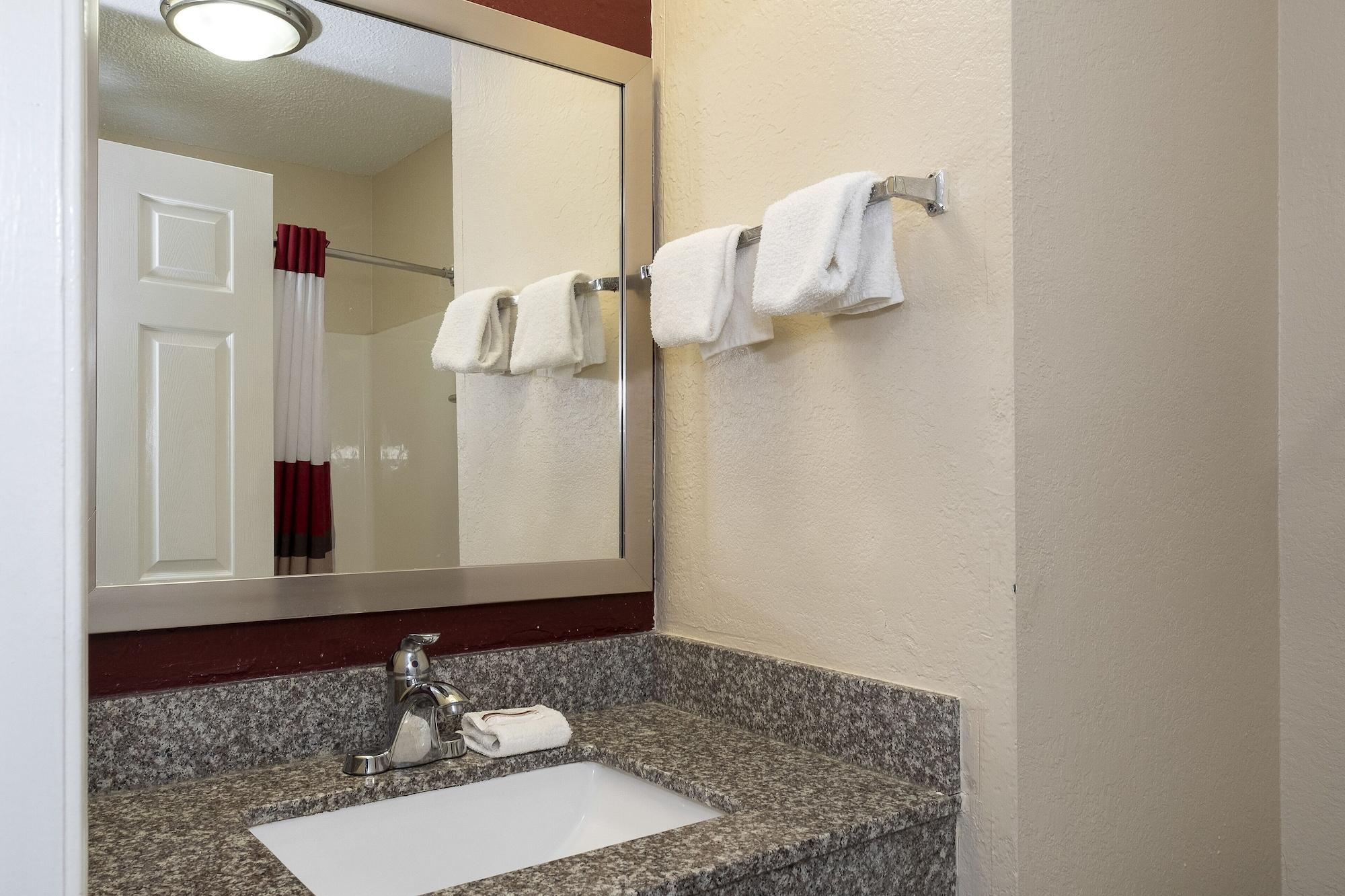 Red Roof Inn & Suites Pensacola-Nas Corry Beach Haven Zewnętrze zdjęcie