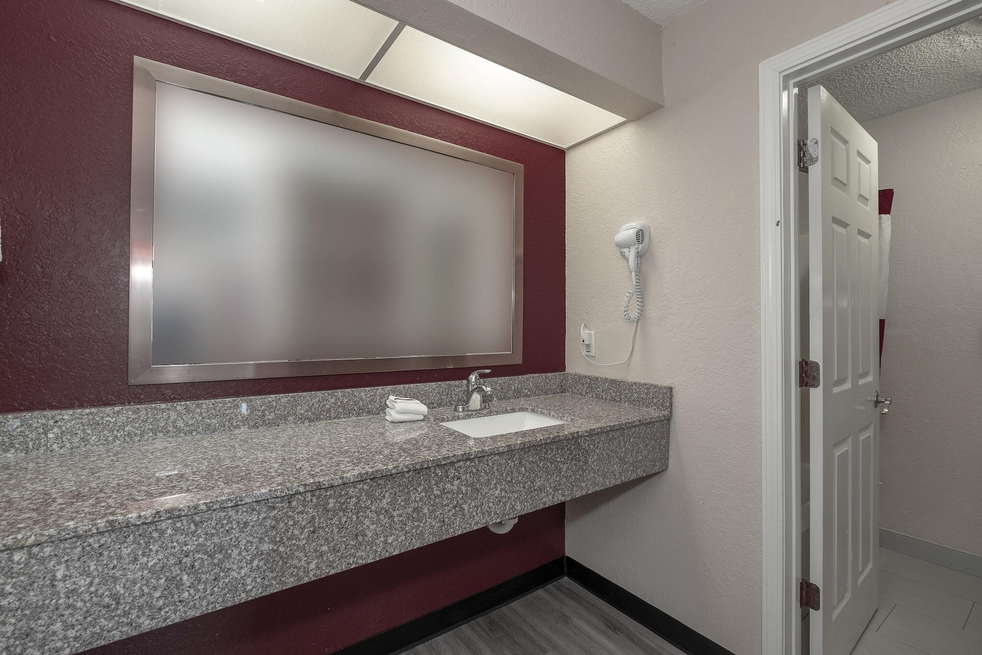 Red Roof Inn & Suites Pensacola-Nas Corry Beach Haven Zewnętrze zdjęcie