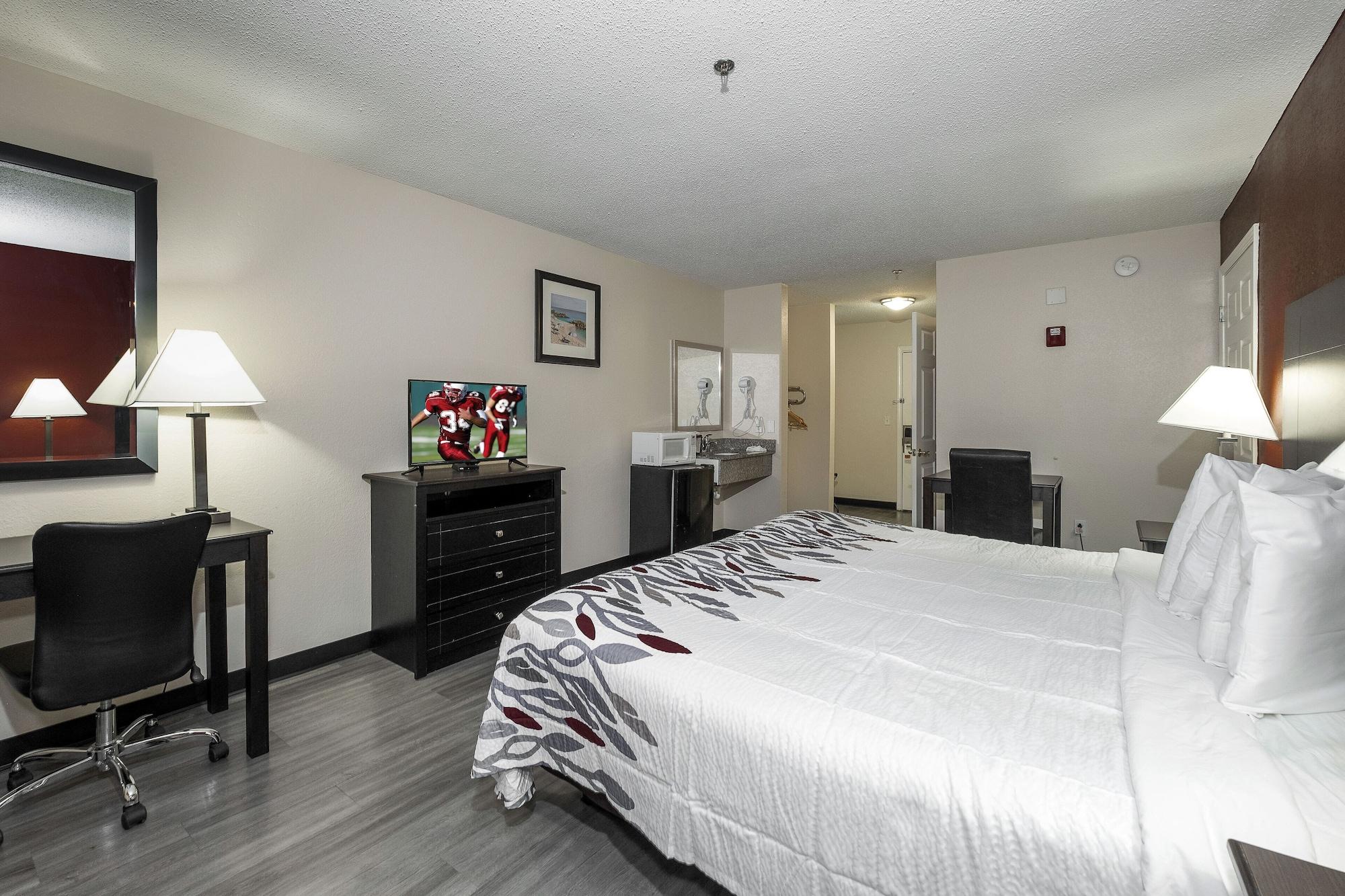 Red Roof Inn & Suites Pensacola-Nas Corry Beach Haven Zewnętrze zdjęcie