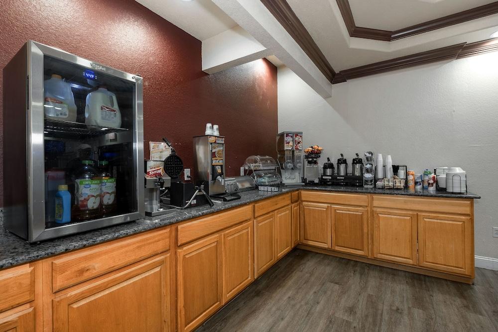 Red Roof Inn & Suites Pensacola-Nas Corry Beach Haven Zewnętrze zdjęcie